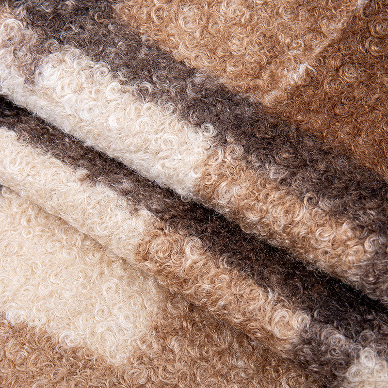 HOY farget hulkrympet garnserie